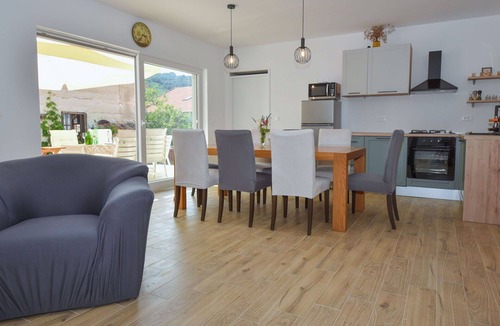 Veli Iz House | Stunning private villa for 6 people with A/C, WIFI, TV, terrace and pets allowed