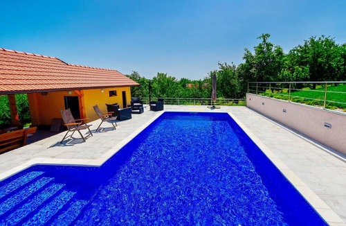 Brckovljani House | Stunning private villa for 6 guests with private pool, WIFI, A/C, TV, terrace and panoramic view