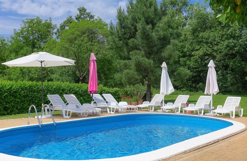 Marceljani House | Stunning private villa for 2 people with WIFI, pool, A/C, TV and terrace