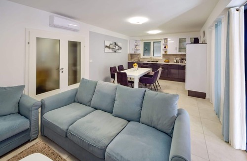 Trilj House | Stunning private villa for 8 guests with private pool, A/C, WIFI, TV, terrace and panoramic view