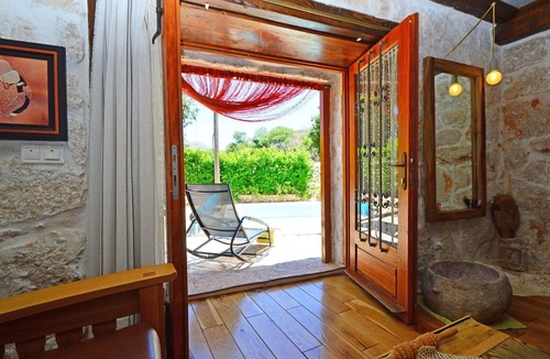Seget House | Stunning private villa for 5 guests with WIFI, A/C, private pool, TV, terrace and panoramic view