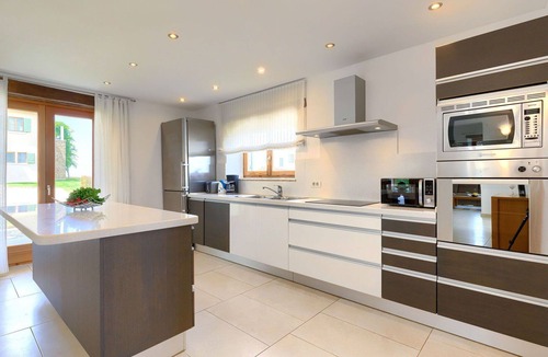 Baredine Villa | Stunning private villa for 8 people with WIFI, A/C, private pool, TV, terrace and panoramic view