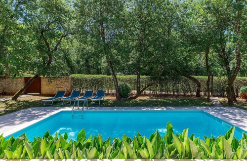 Babici House | Stunning private villa for 4 guests with private pool, A/C, WIFI, TV, terrace and pets allowed