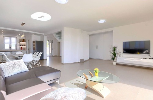 Vilanija House | Stunning private villa for 8 people with WIFI, A/C, private pool, TV and terrace