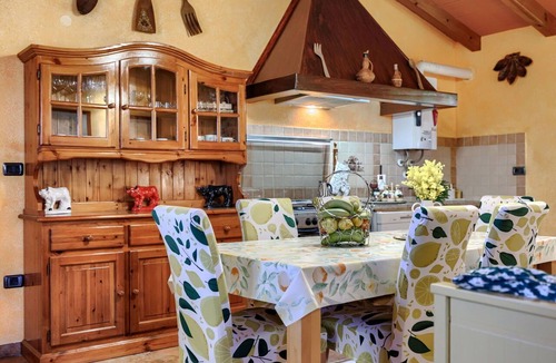 Babici House | Stunning private villa for 5 guests with private pool, WIFI, A/C, TV, terrace and pets allowed