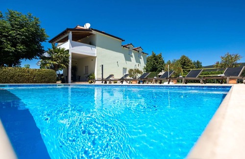 Donji Prolozac House | Stunning private villa for 10 guests with WIFI, private pool, A/C, TV and terrace