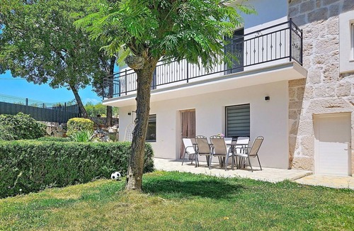 Runovici House | Stunning private villa for 8 people with A/C, WIFI, private pool, TV, terrace and panoramic view