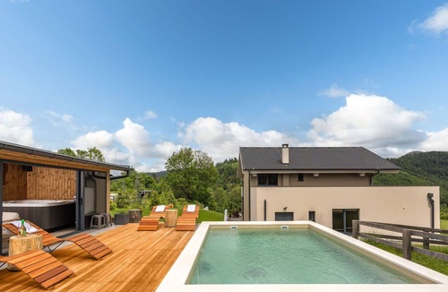 Fuzine Villa | Stunning private villa for 10 guests with hot tub, WIFI, private pool, TV, terrace and pets allo.