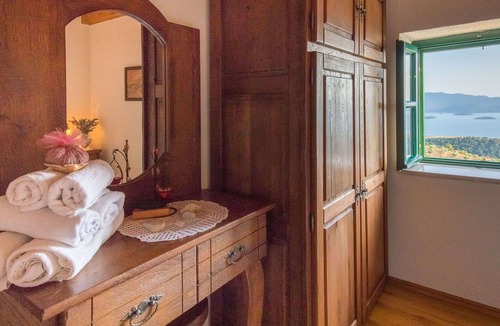 Slivno Villa | Stunning private villa with WIFI, A/C, private pool, hot tub, TV, terrace and pets allowed