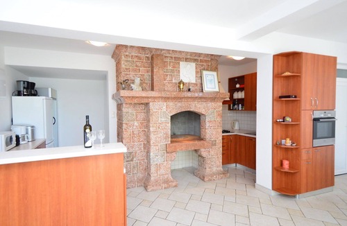 Betina Villa | Stunning private villa for 10 guests with WIFI, private pool, hot tub, A/C, TV and terrace