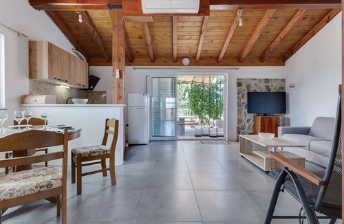 Zaton House | Stunning private villa for 4 guests with A/C, WIFI, TV and terrace