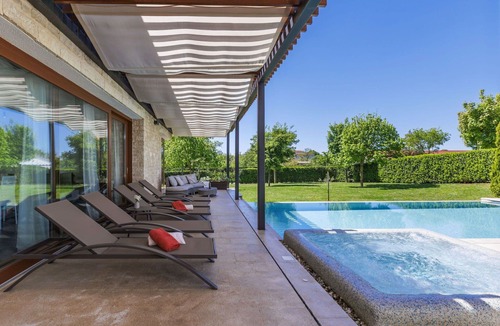 Sveti Petar u Sumi Villa | Stunning private villa with A/C, WIFI, hot tub, private pool, TV, terrace and pets allowed