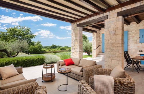 Mofardini House | Stunning private villa with private pool, A/C, WIFI, TV, terrace, pets allowed and panoramic view