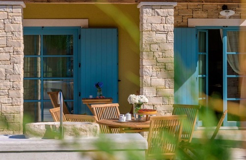 Vardica House | Stunning private villa with A/C, WIFI, hot tub, private pool, TV, patio and pets allowed