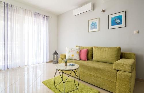 Kastel Stafilic Apartment | Stunning Seaside Apartment in Kaštel Štafilic