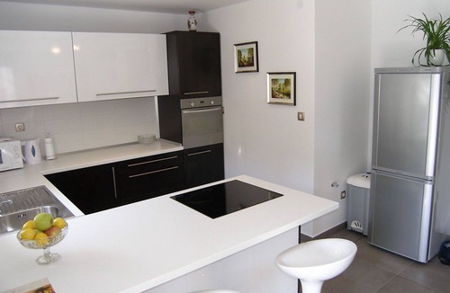 Pobri House | Stunning villa for 10 people with A/C, private pool, hot tub, WIFI, TV and patio