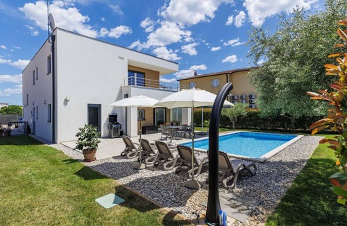 Fiorini House | Stunning villa for 5 guests with WIFI, private pool, A/C, TV and terrace