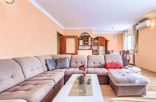 Rakotule House | Stunning villa for 5 people with A/C, private pool, WIFI, TV, terrace and pets allowed