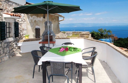 Sveta Jelena House | Stunning villa for 6 guests with A/C, WIFI, TV, terrace and pets allowed