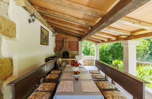 Zupanici House | Stunning villa for 6 guests with WIFI, A/C, private pool, TV, terrace and pets allowed