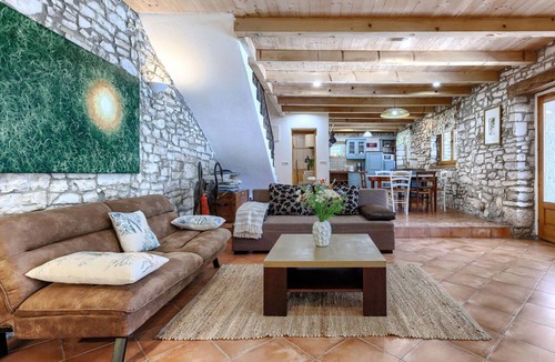 Puntera House | Stunning villa for 6 guests with internet, private pool, TV, terrace and pets allowed