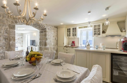 Jesenice House | Stunning villa for 6 guests with private pool, WIFI, A/C, TV and patio