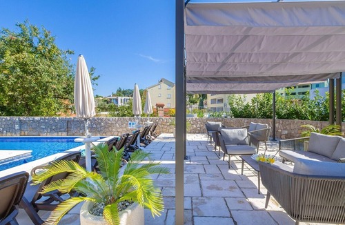 Zidarici Apartment | Stylish apartment Mande 2 in villa by the sea on Krk