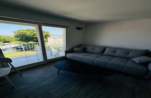 Sukosan Apartment | Stylish Couple Getaway Near Beach