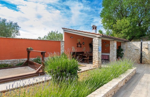 Segotici House | Stylish villa *, pool, 2.5 km from the sea, barbecue, WiFi, free WiFi
