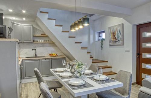 Kastel Novi Apartment | Su Casa - at Kastela OldTown