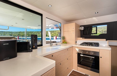 Primosten Boat Rental | Sun-Kissed Sailing Adventure in Sibenik, Croatia
