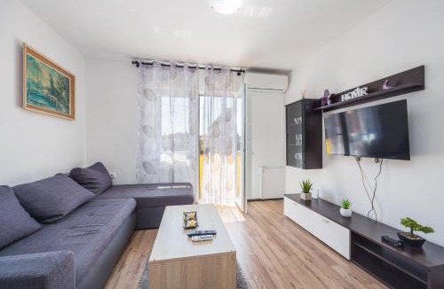 Pula Apartment | Sunny apartment ILI near Amfiteatar