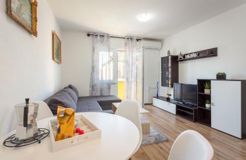 Pula Apartment | Sunny apartment ILI near Amfiteatar