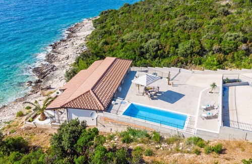 Loviste Villa | Sunset Paradise, getaway villa in private oasis