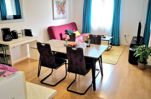 Kastel Novi Apartment | Superior 2-bedroom apartment with pool, 4-min walk to beach near Split & Trogir