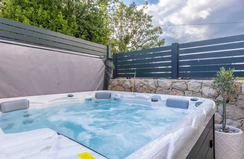 Vantacici Apartment | Superior Apartment I. with Jacuzzi