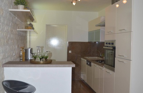 Benkovac House | .t"Relaxed vacation in a quiet location - comfortable house with pool near Zadar"
