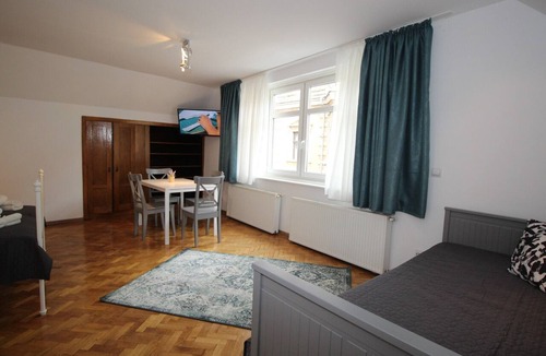 Centrul Vechi Apartment | Tampa View - one-bedroom apartment in center of Brasov