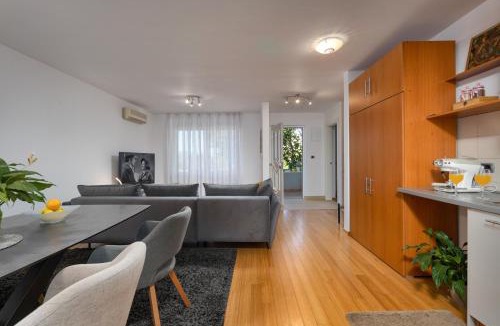 Buzdohanj Apartment | Terra Magica Deluxe Sea View Apartment or Room with Free Parking