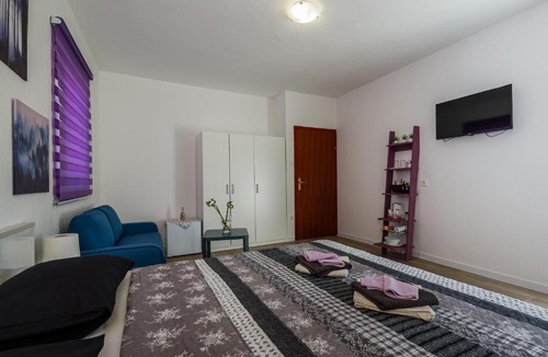 Vis House | Terrace Room Mar