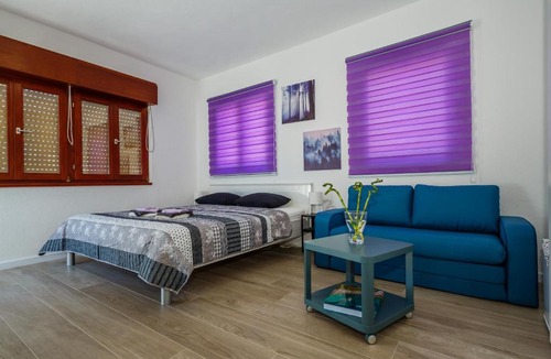 Vis House | Terrace Room Mar