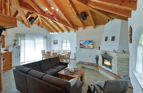 Jalzabet House | The cottage is located in nature, surrounded by vineyards, fruit trees, ornamental plants and other