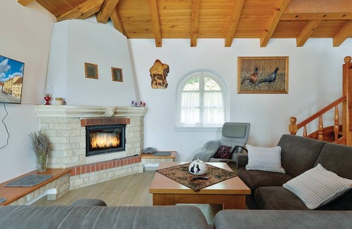Jalzabet House | The cottage is located in nature, surrounded by vineyards, fruit trees, ornamental plants and other