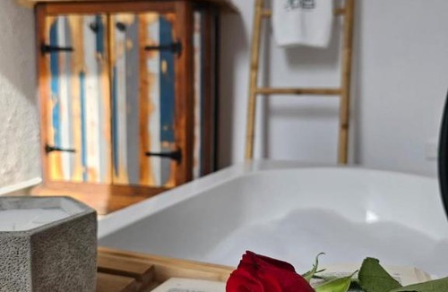 Saliste House | The Hut Retreat