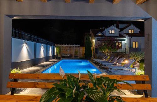 Trilj House | The Oasis - Family-Friendly Holiday Home with Heated Pool