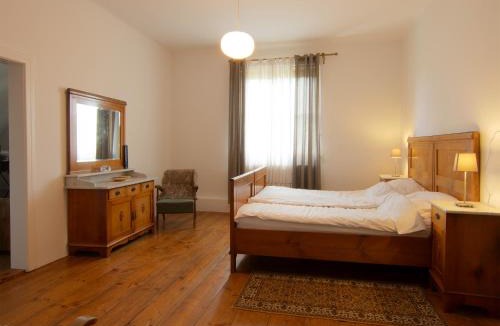 Pisece Villa | The old Village Villa At 2 Geese with Pool