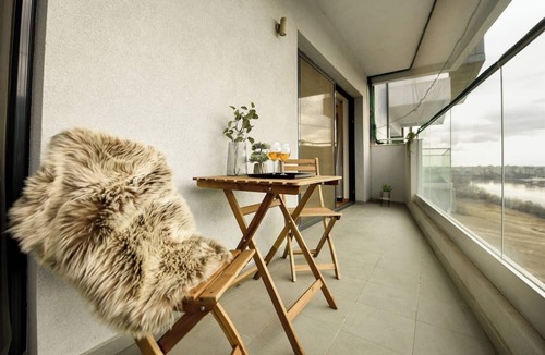 Sector 2 Apartment | THE RICH & FAMOUS | Spacious 1BR Apt with balcony