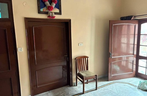 Amritsar House | "The Sandhu Villa". 2-bedrooms on first floor in marvelous Amritsar with cool AC
