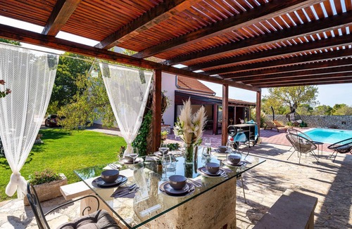 Zemunik Donji House | This beautiful vacation house with pool is located in Zemunik Gornji near Zadar.