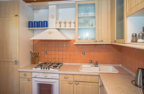 Donji Prolozac House | This beautifully built stone house is located in the interior of Dalmatia.